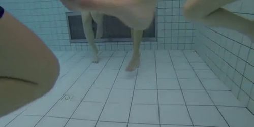 Teen Sex in Pool - under Water Cam