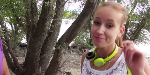 Real Euro babe takes cash for pu