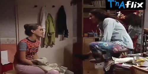 Michou Pascale Anderson Breasts,  Thong Scene  in Jede Menge Leben
