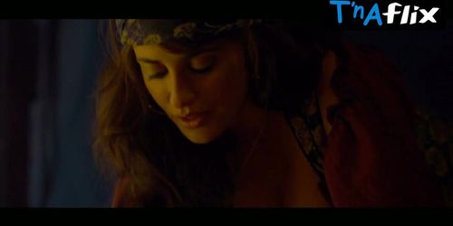 Penelope Cruz Sexy Scene  in Pirates Of The Caribbean: On Stranger Tides