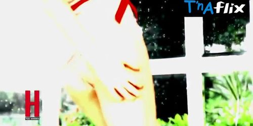 Wendy Gonzalez Breasts Scene  in H Para Hombres