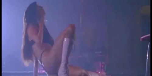Demi Moore in Striptease - Scene 13
